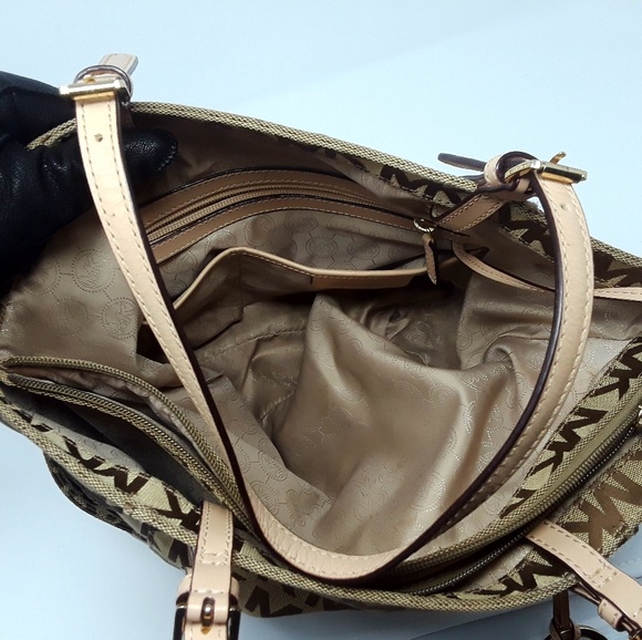 Michael Kors Signature Tote Handbag Khaki - Picture 5 of 8